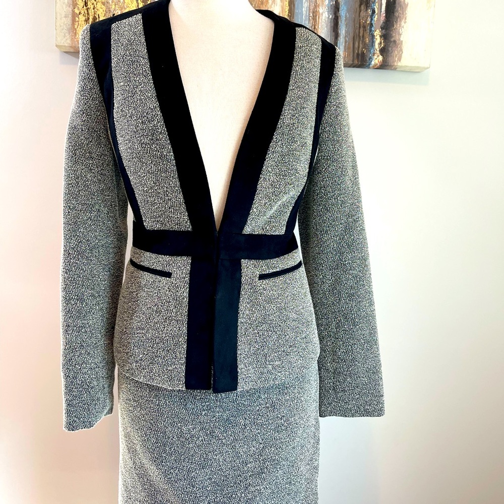 KASPER Women 2PC Unique Pattern Black White Skirt Suit Skirt Suit Size 6